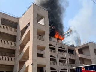 दिल्ली : रोहिणी कोर्ट की तीसरी मंजिल पर लगी आग