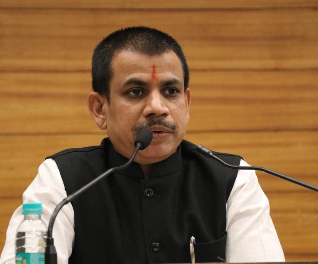 लिव इन रिलेशनशीप कानून का सभी सनातनी हिन्दुओं को करना चाहिए विरोध : मनोज सिंह ठाकुर