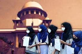 Hijab Case : सुको ने हिजाब विवाद पर तुरंत सुनवाई से किया इनकार, होली के बाद होगी पीठ गठित